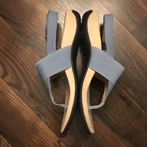 Vionic Rest Danita Adjustable T-Strap Sandals In Sky Sz 7 wide worn once - Picture 5 of 7